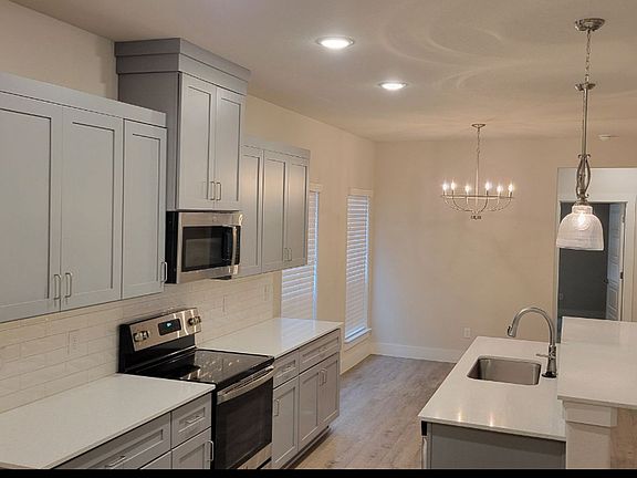 4th image of 668 The Cottages Dr