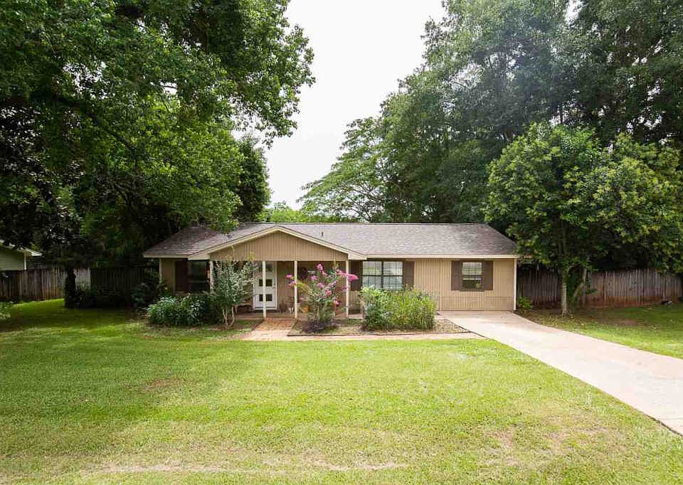 1st image of 2233 Lake Heritage Dr