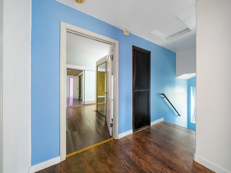 5057 Keeney St — Photo 8