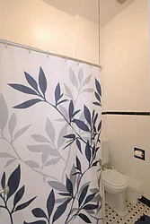 Rented by R New York