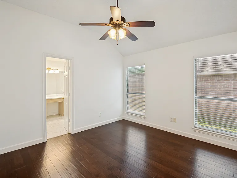 8160 Tower Rd — Photo 15