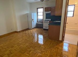 219 22nd St #G1, Brooklyn, NY 11232