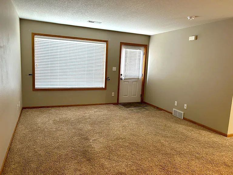 2126 Josie Rdg — Photo 6