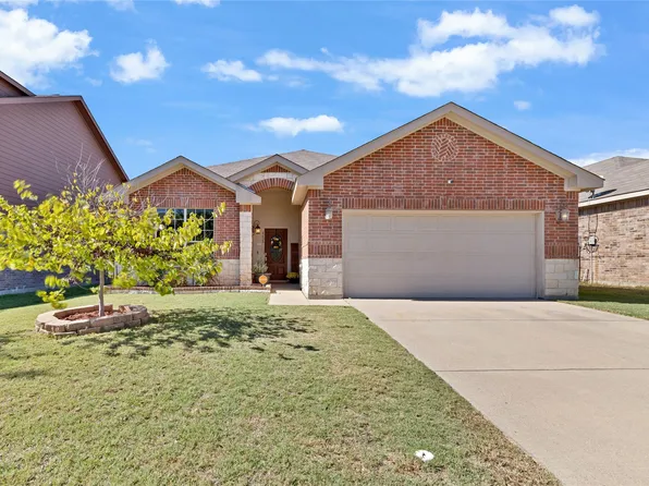 8629 Star Thistle Dr, Fort Worth, TX 76179