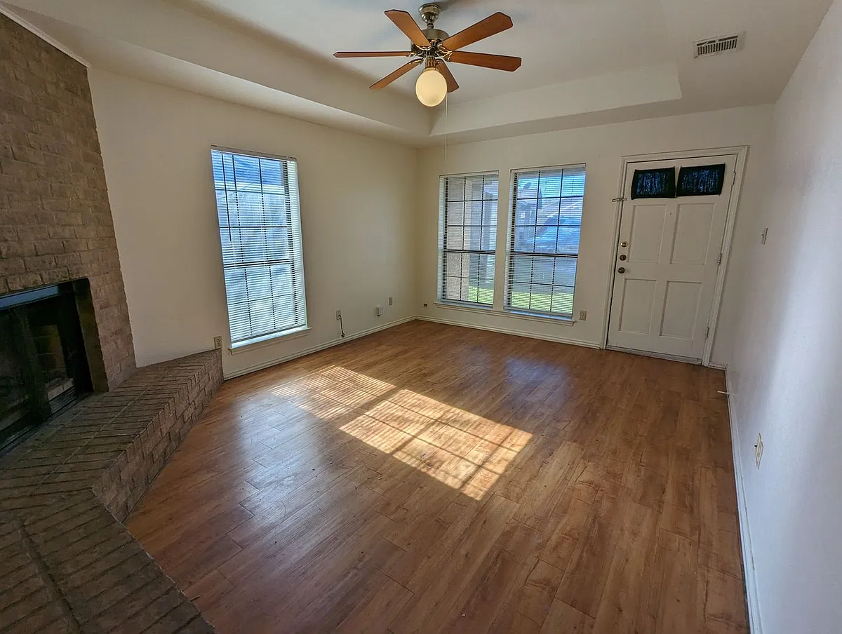 Building Photo - 212 Lanham Ct
