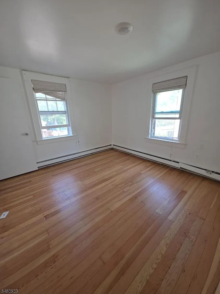 2 bed, 1.0 bath, $2,300 — Photo 3