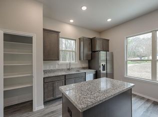 1100 E Cedar River Rd, Montgomery, TX 77316