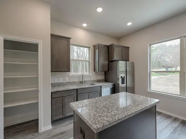 1100 E Cedar River Rd, Montgomery, TX 77316