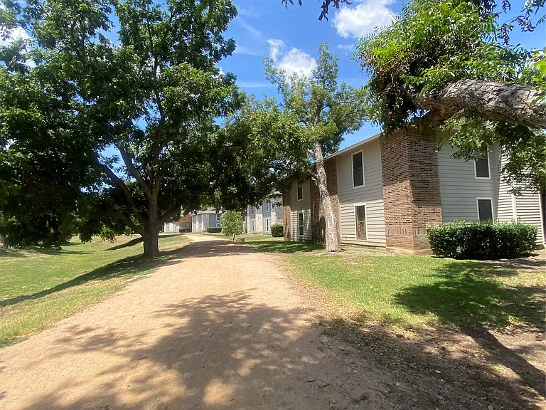 10616 Mellow Mdws #11B — Photo 38