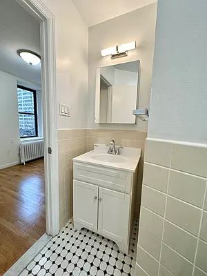 Rented by Waverly Realty Associates | media 23