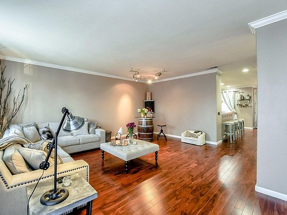 3rd image of 233 Olive Hill Dr