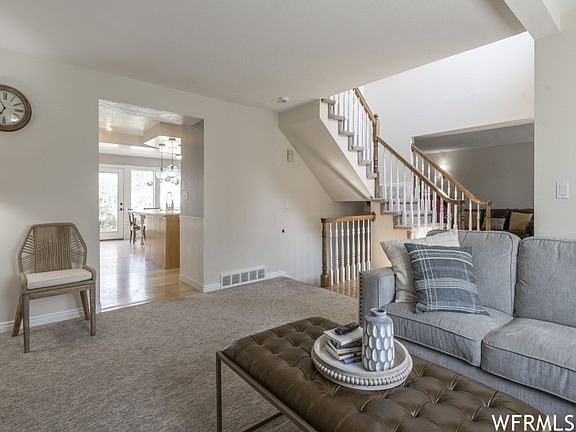 5th image of 1479 E Longdale Dr