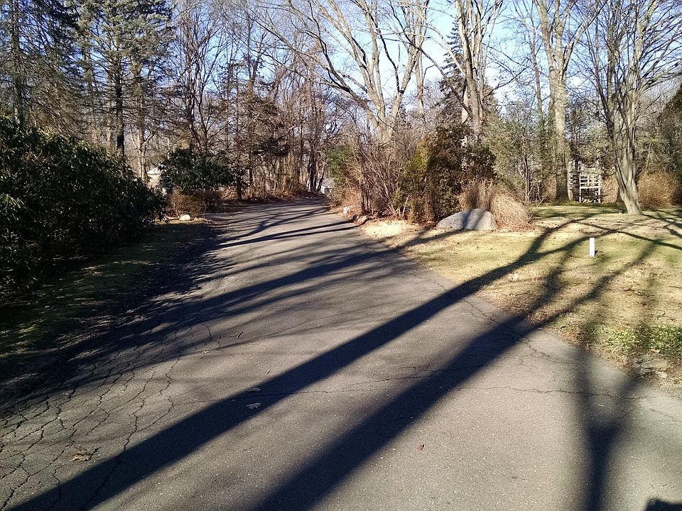 2nd image of 18 Ox Yoke Lane