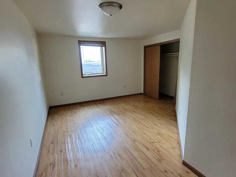 79 W Broadway St — Photo 6