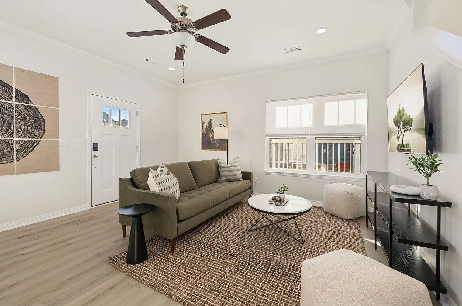 4 bed, 2.0 bath, 1743 sqft, $3,537 — Photo 2