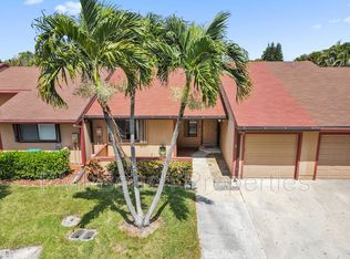 9 Flint Way, Boynton Beach, FL 33426
