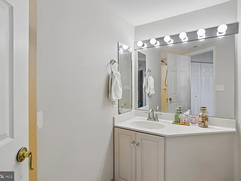 5809 Nicholson Ln #1001 — Photo 41