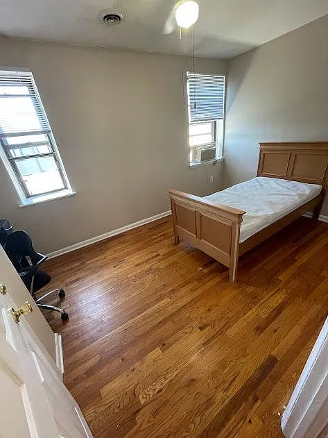 2148-50 N Carlisle Apt 3 - Bedroom - 2148 N Carlisle St #3
