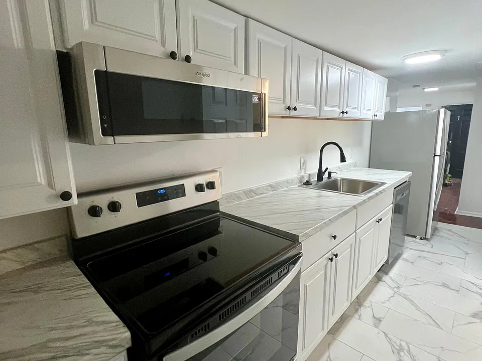 41 S Poppleton St #3