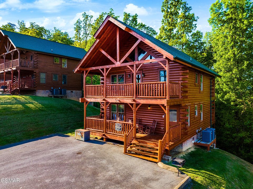 1st image of 2739 Mountain Preserve Dr