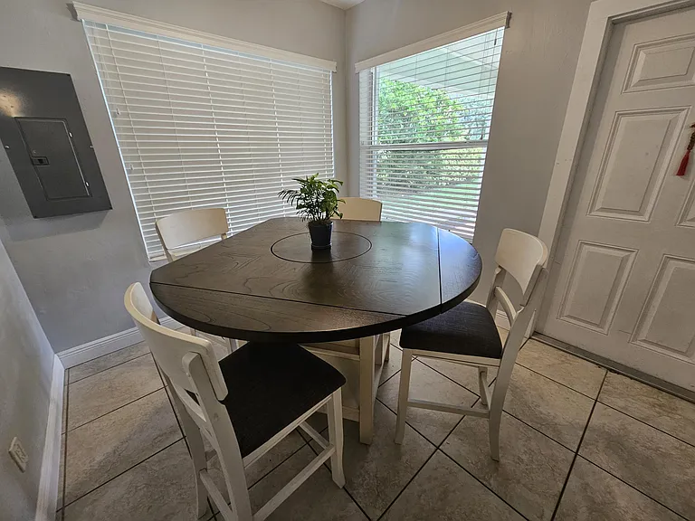 1621 Seaway Dr — Photo 9
