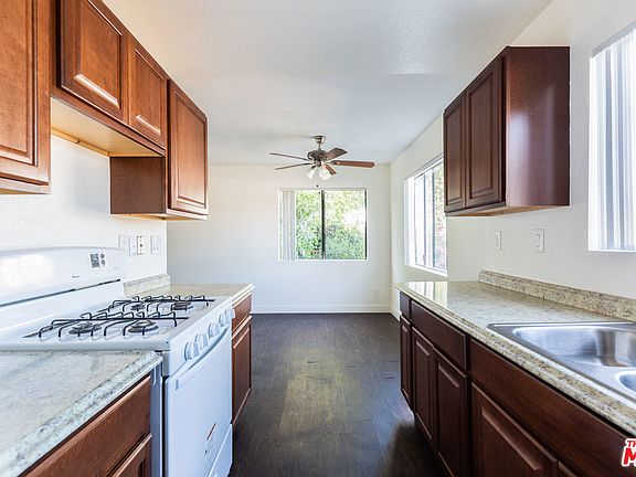 4th image of 501 E Hyde Park Pl #6