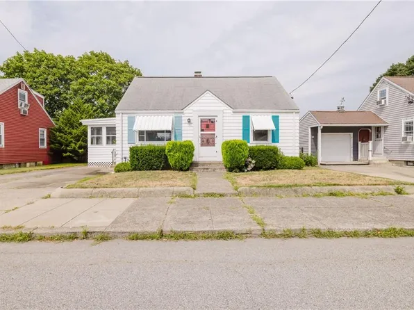 22 Ruth St, Pawtucket, RI 02861