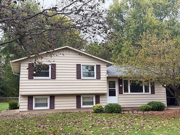 3 bed, 2.0 bath, 1484 sqft, $2,499 — Photo 3