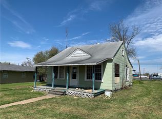555 W Hempstead St, Giddings, TX 78942