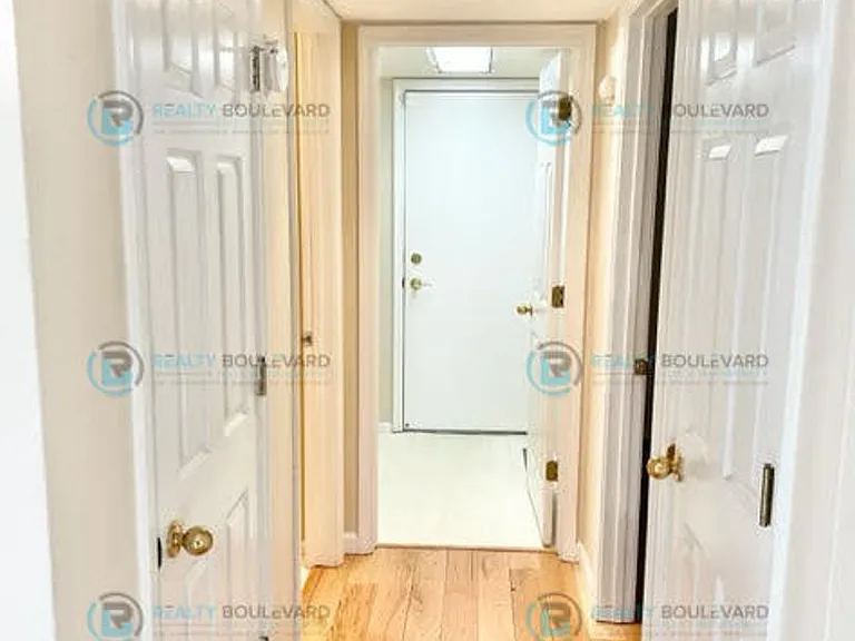 6073 Torrington Dr — Photo 12