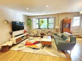 25 Park Place #3R, Great Neck Plaza, NY 11021