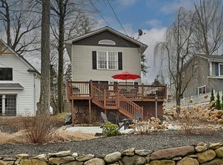 124 Point Breeze Dr, West Milford, NJ 07421