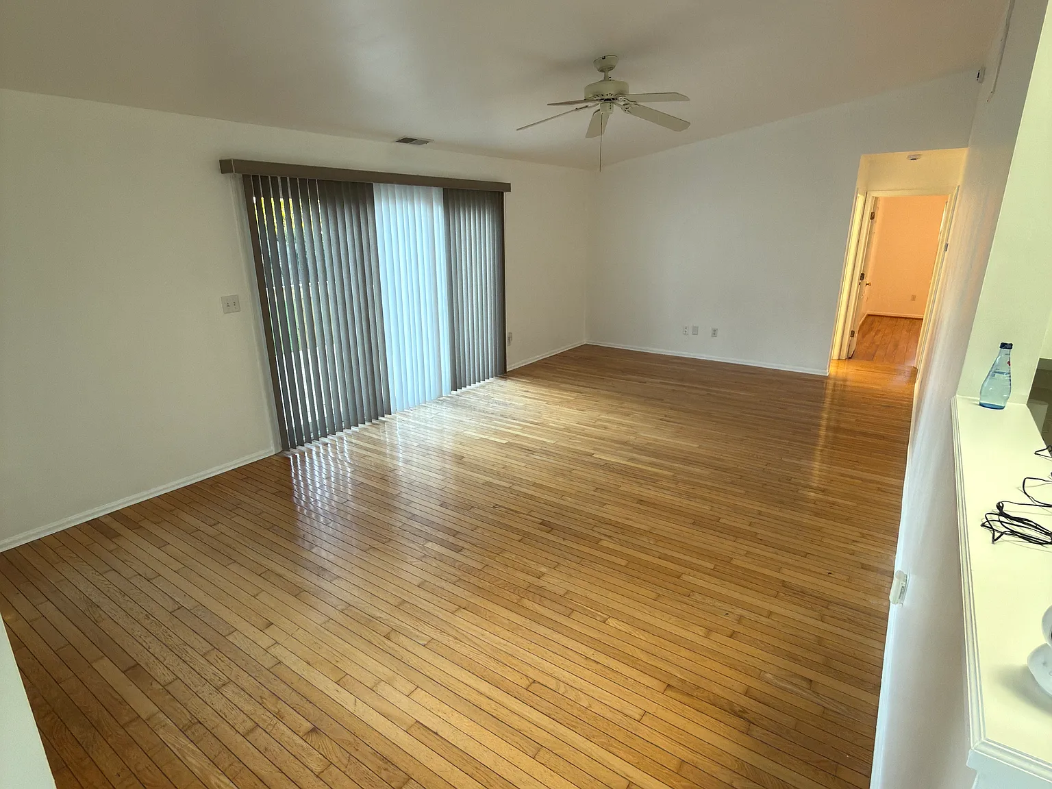 2 bed, 1220 sqft, $2,100 — Photo 4