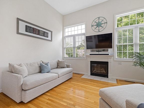 5th image of 106 Lordvale Blvd Unit 106