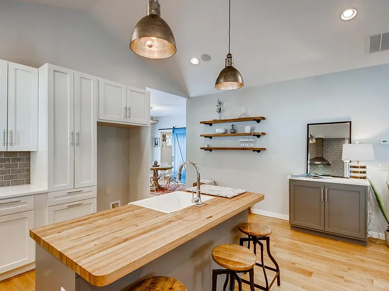 492 Rankin St NE — Photo 8