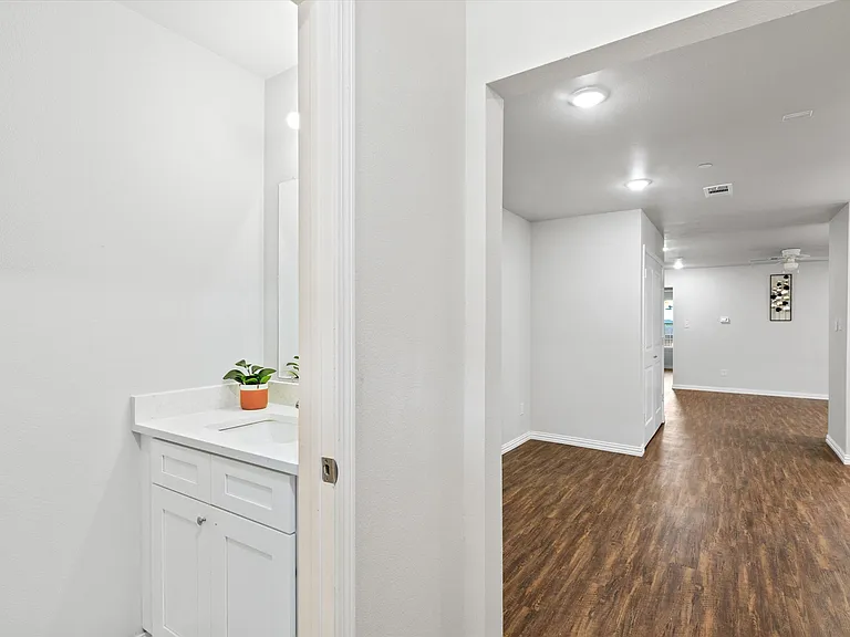 6200 Wilhitte Dr — Photo 32