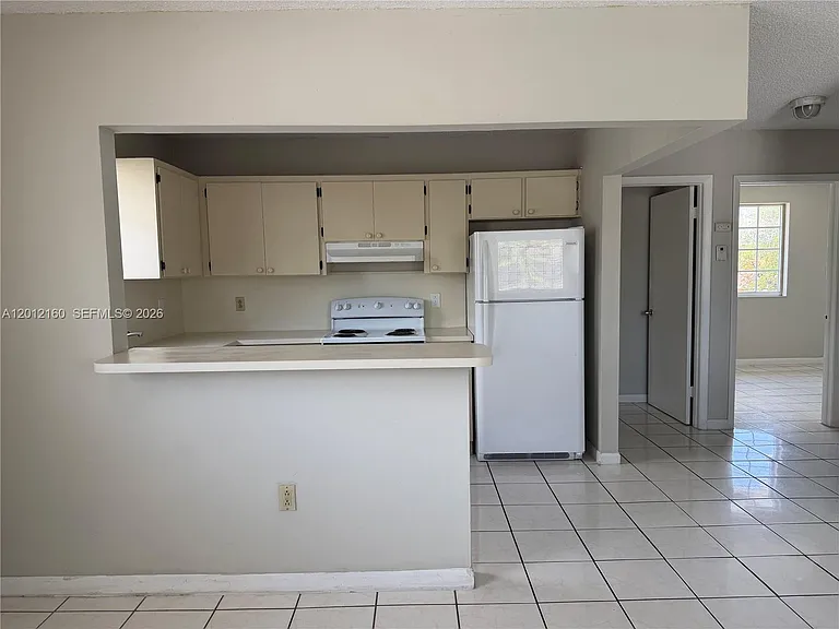 837 SE 8th Ct #2 — Photo 6