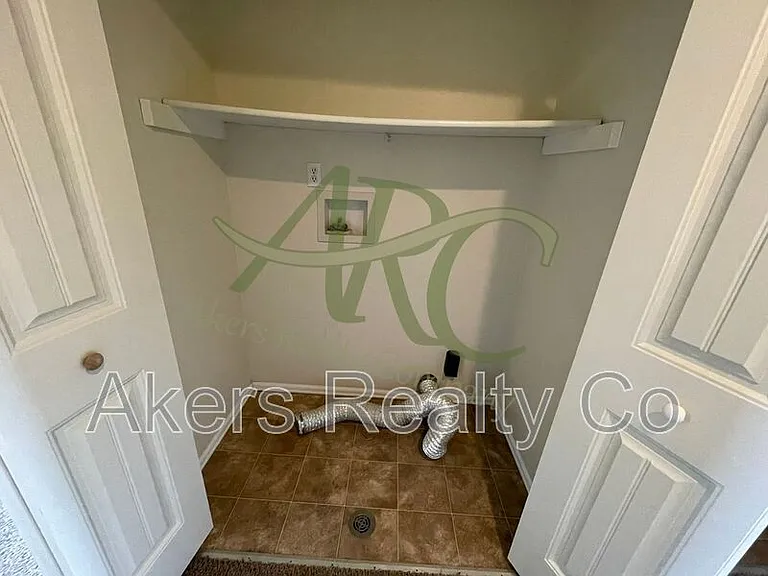 178 E Spaulding Ave — Photo 14