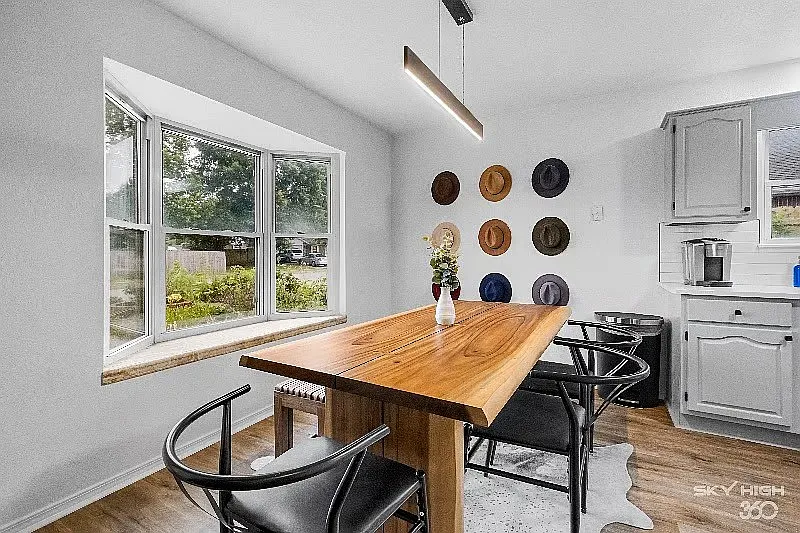 3 bed, $3,000 — Photo 2