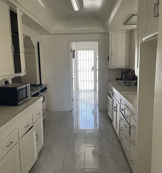 2211 W 78th Pl — Photo 61
