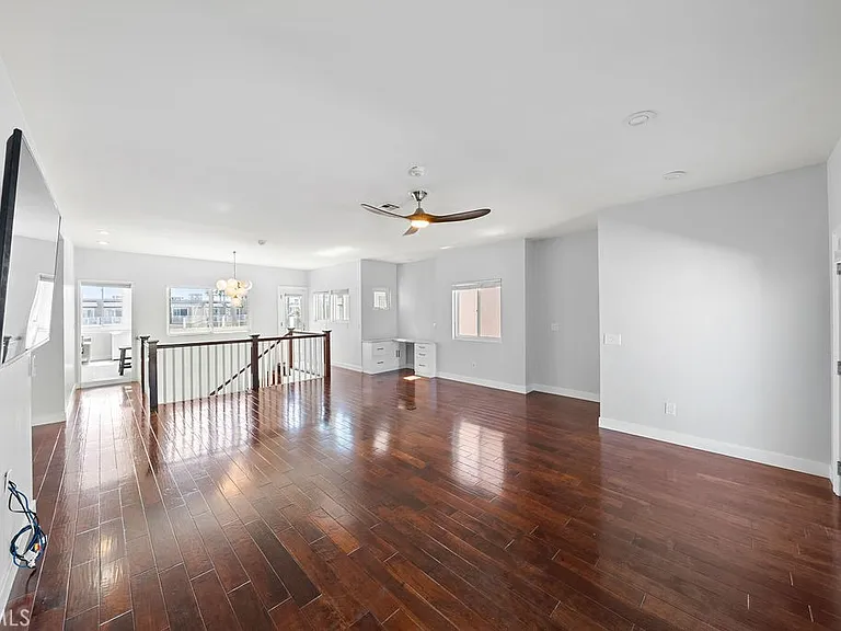 40 15th St #C — Photo 30