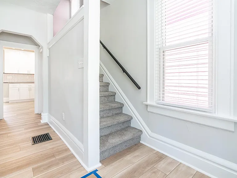 2435 Summit St — Photo 19
