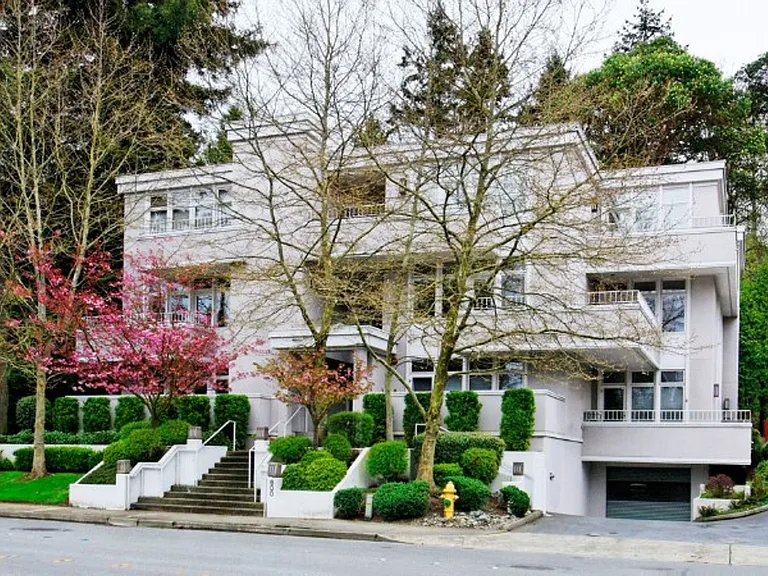 600 Bellevue Way SE #J201 — Photo 2
