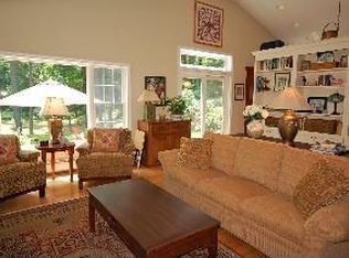 85 Reverknolls, Avon, CT 06001