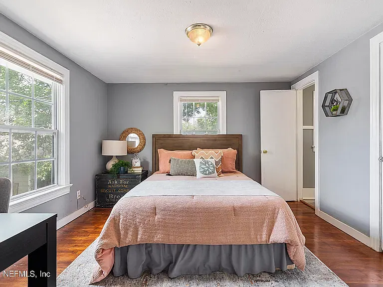 1 bed, 500 sqft, $995 — Photo 2