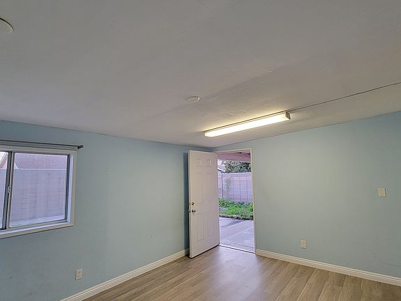 5th image of 10692 Kern Ave