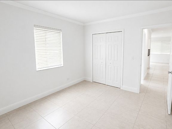 4th image of 2933 SW 24th St #2933