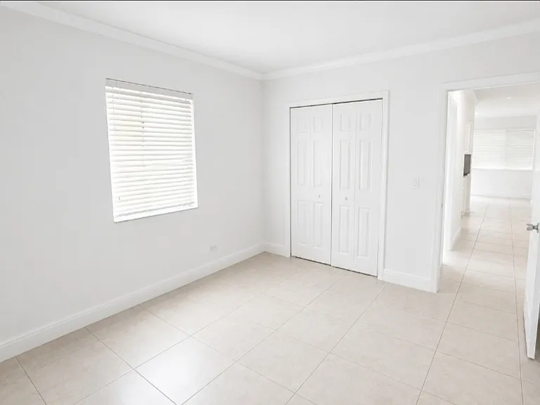 2933 SW 24th St #2933 — Photo 4