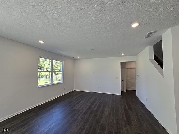 3rd image of 1714 Orchard Dr