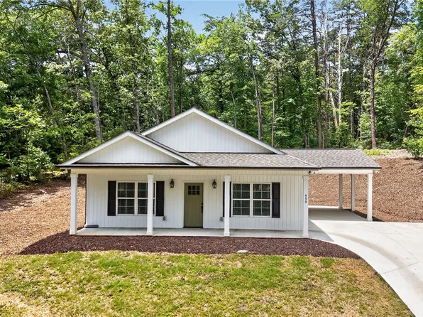 450 Lucky St, Westminster, SC 29693